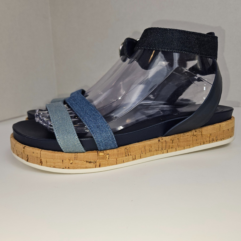 Marc Fisher Verily 8 WIDE Denim Blue Textile/Leather Low Platform Casual Sandal